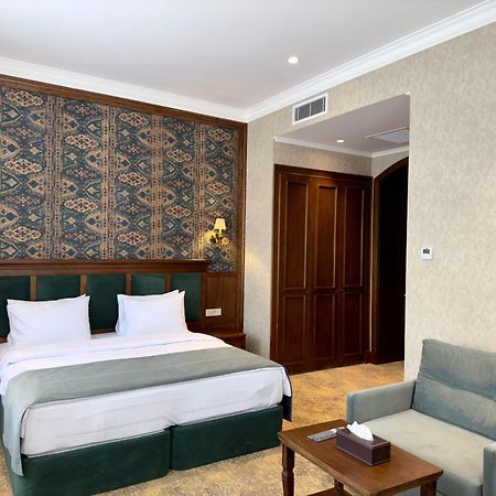 Midway Baku Hotel Екстер'єр фото