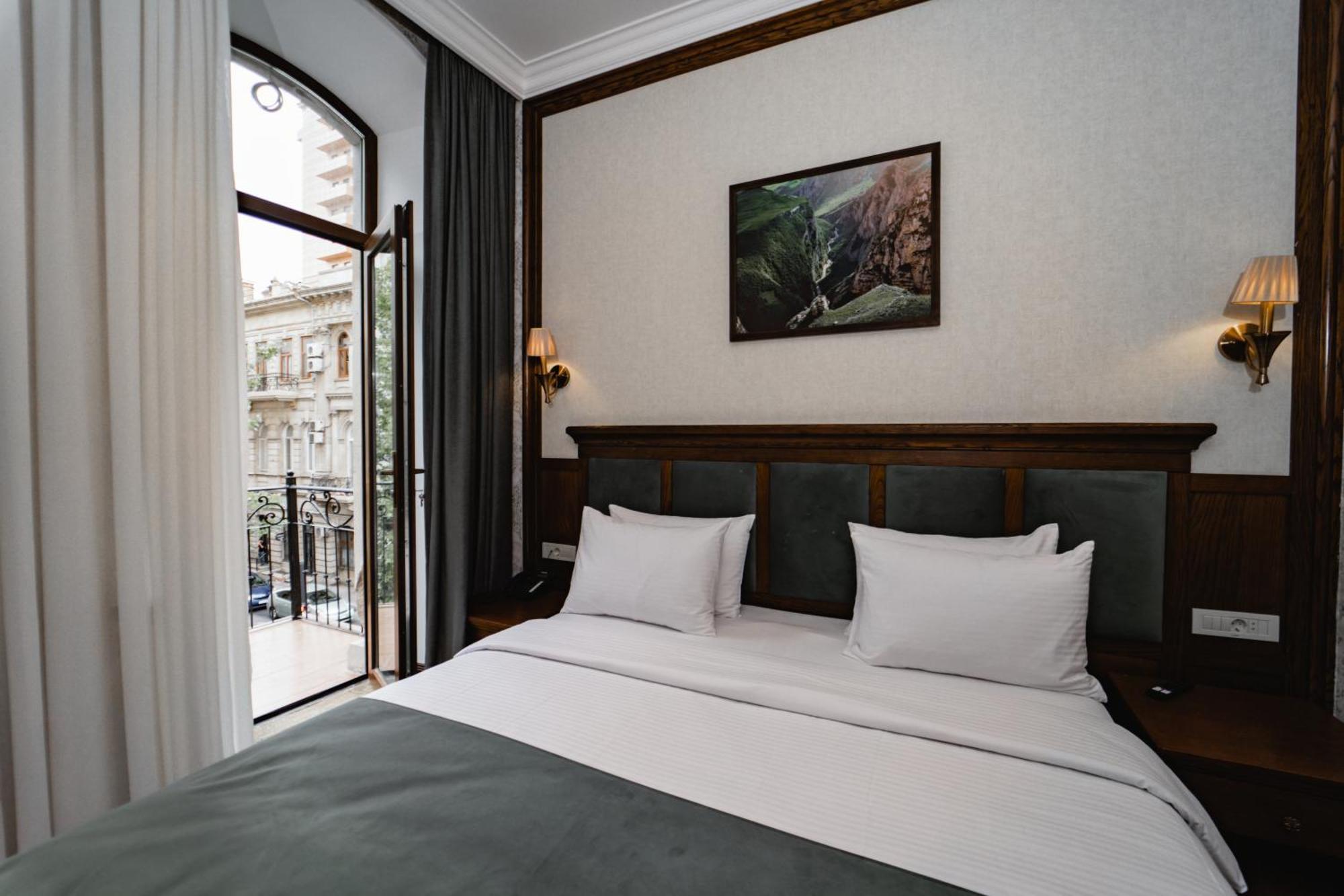 Midway Baku Hotel Екстер'єр фото