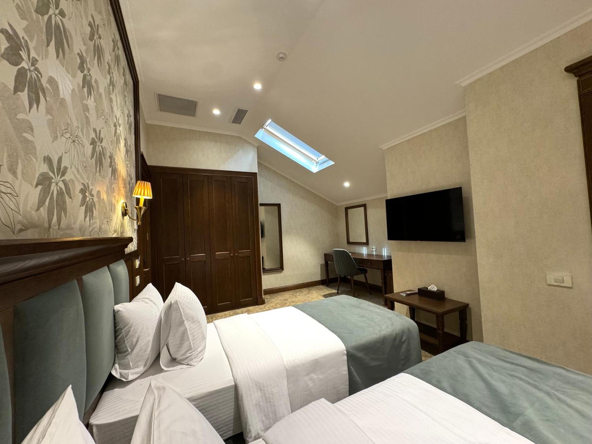 Midway Baku Hotel Екстер'єр фото