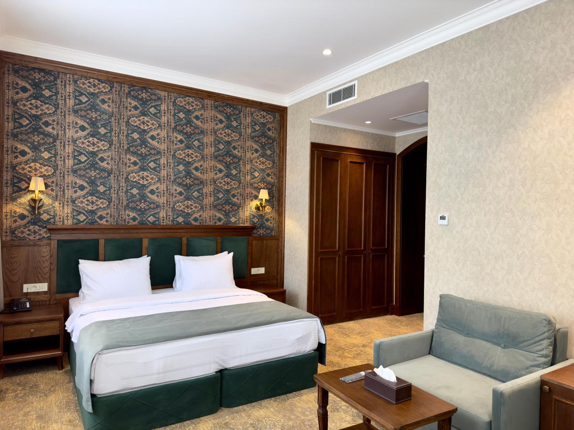 Midway Baku Hotel Екстер'єр фото