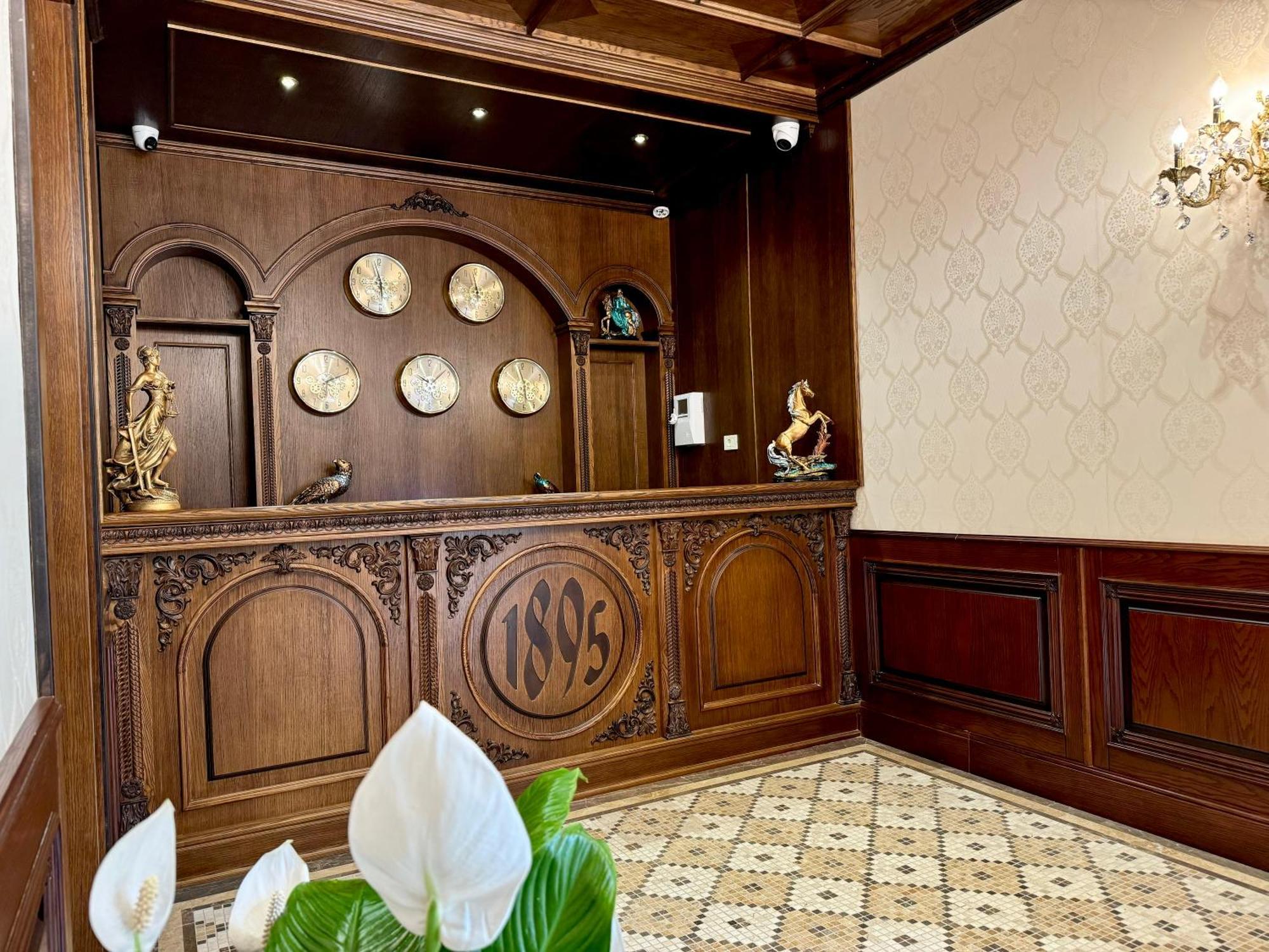 Midway Baku Hotel Екстер'єр фото