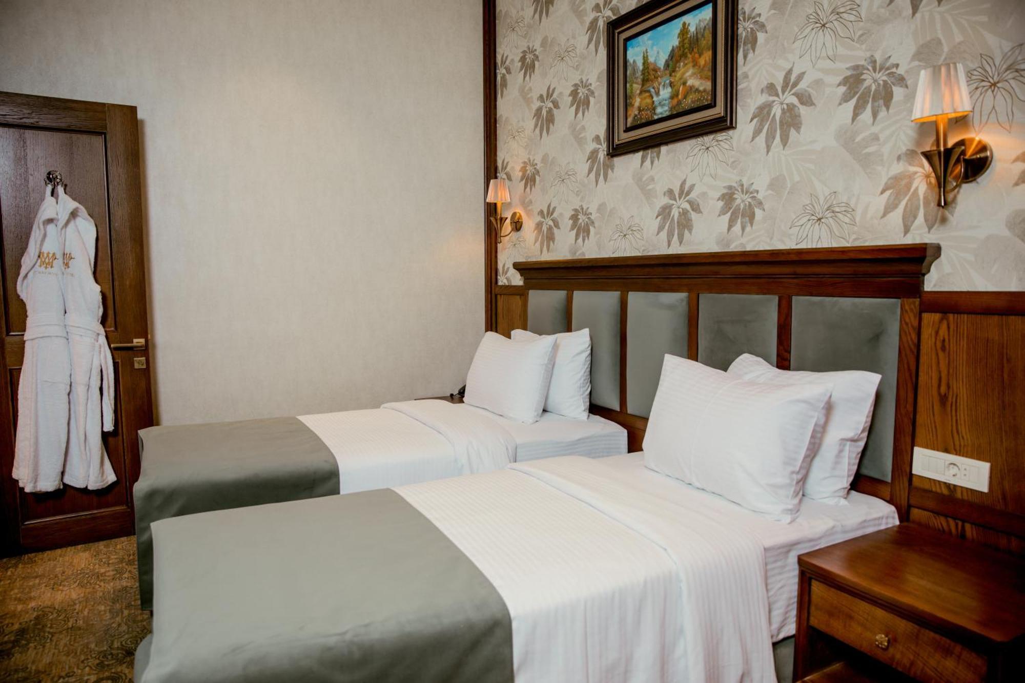 Midway Baku Hotel Екстер'єр фото