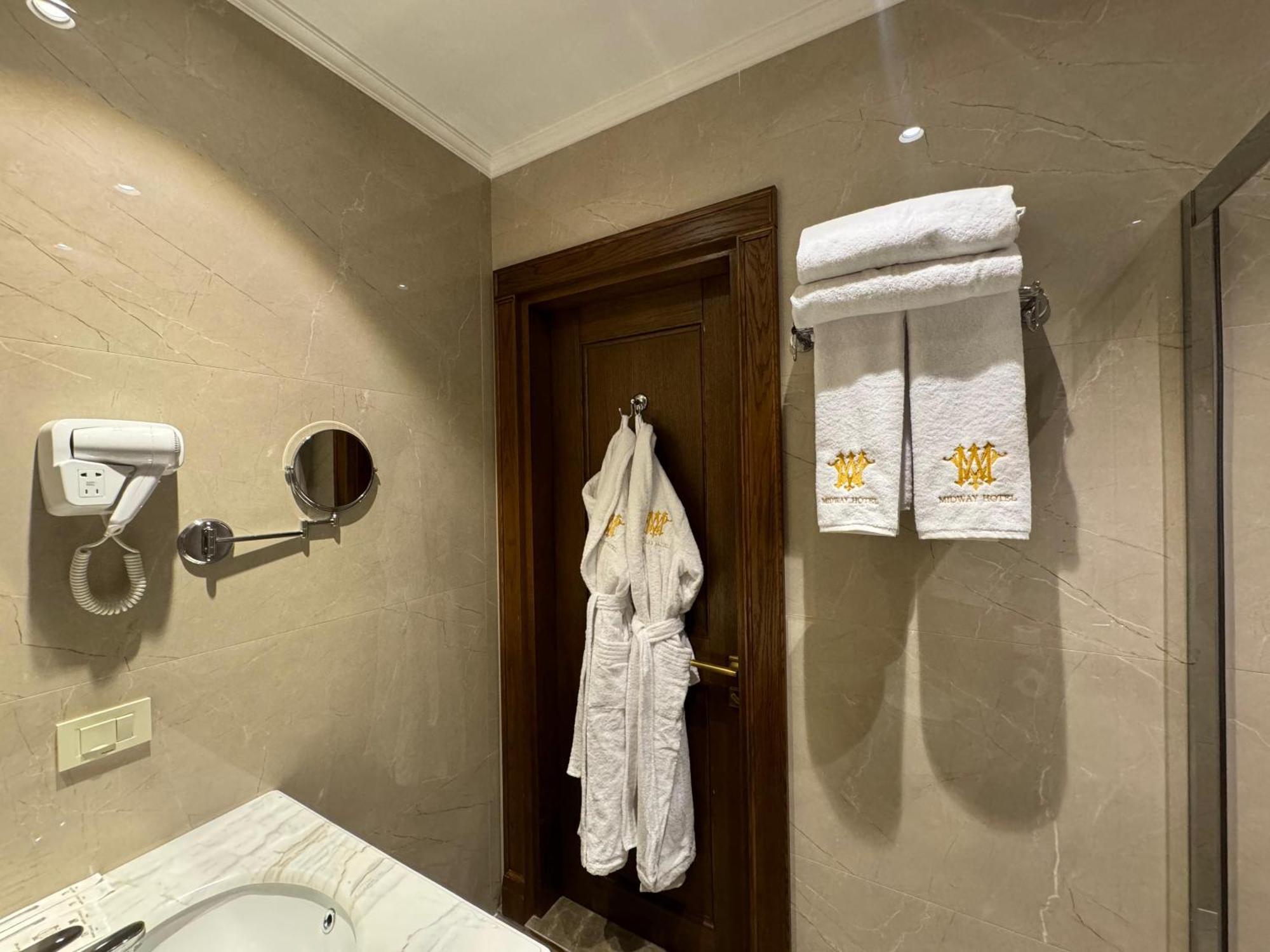 Midway Baku Hotel Екстер'єр фото