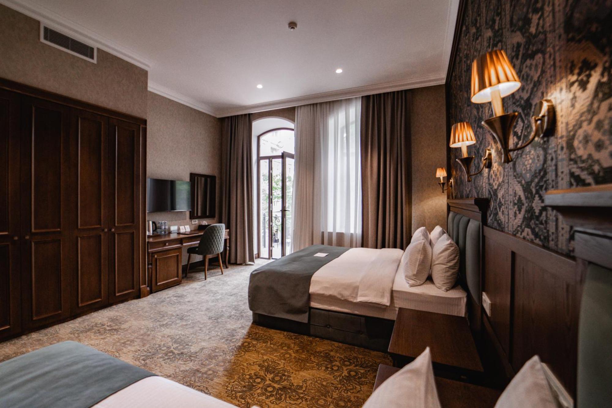 Midway Baku Hotel Екстер'єр фото