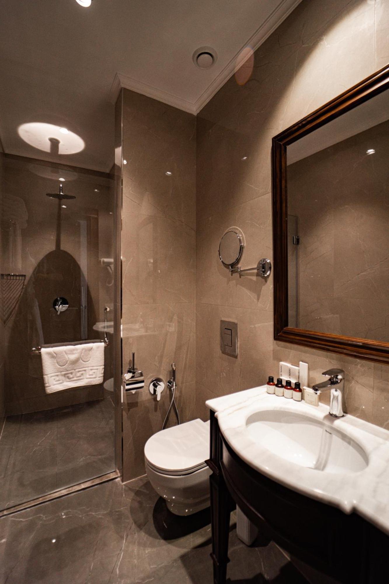 Midway Baku Hotel Екстер'єр фото
