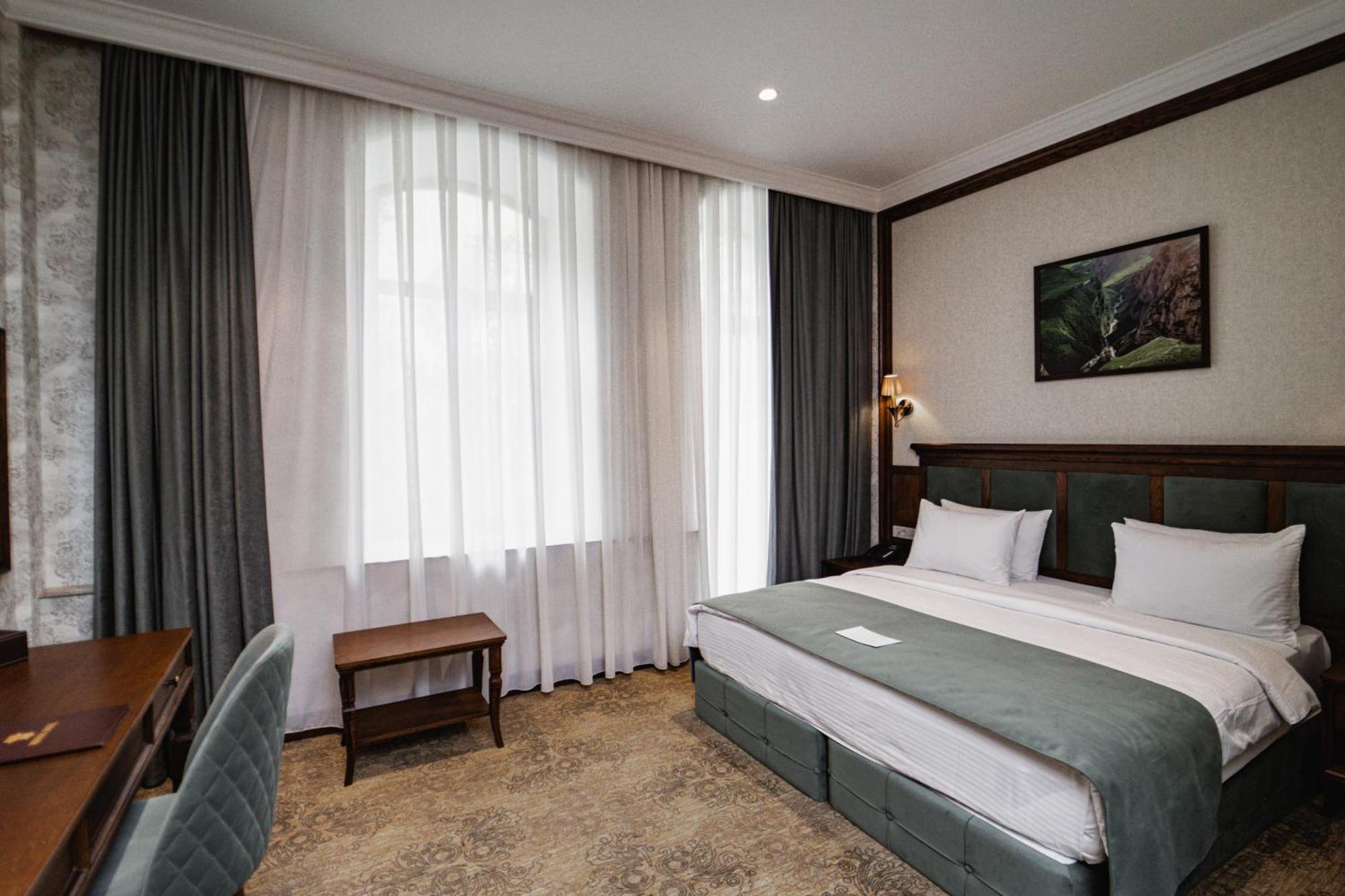 Midway Baku Hotel Екстер'єр фото