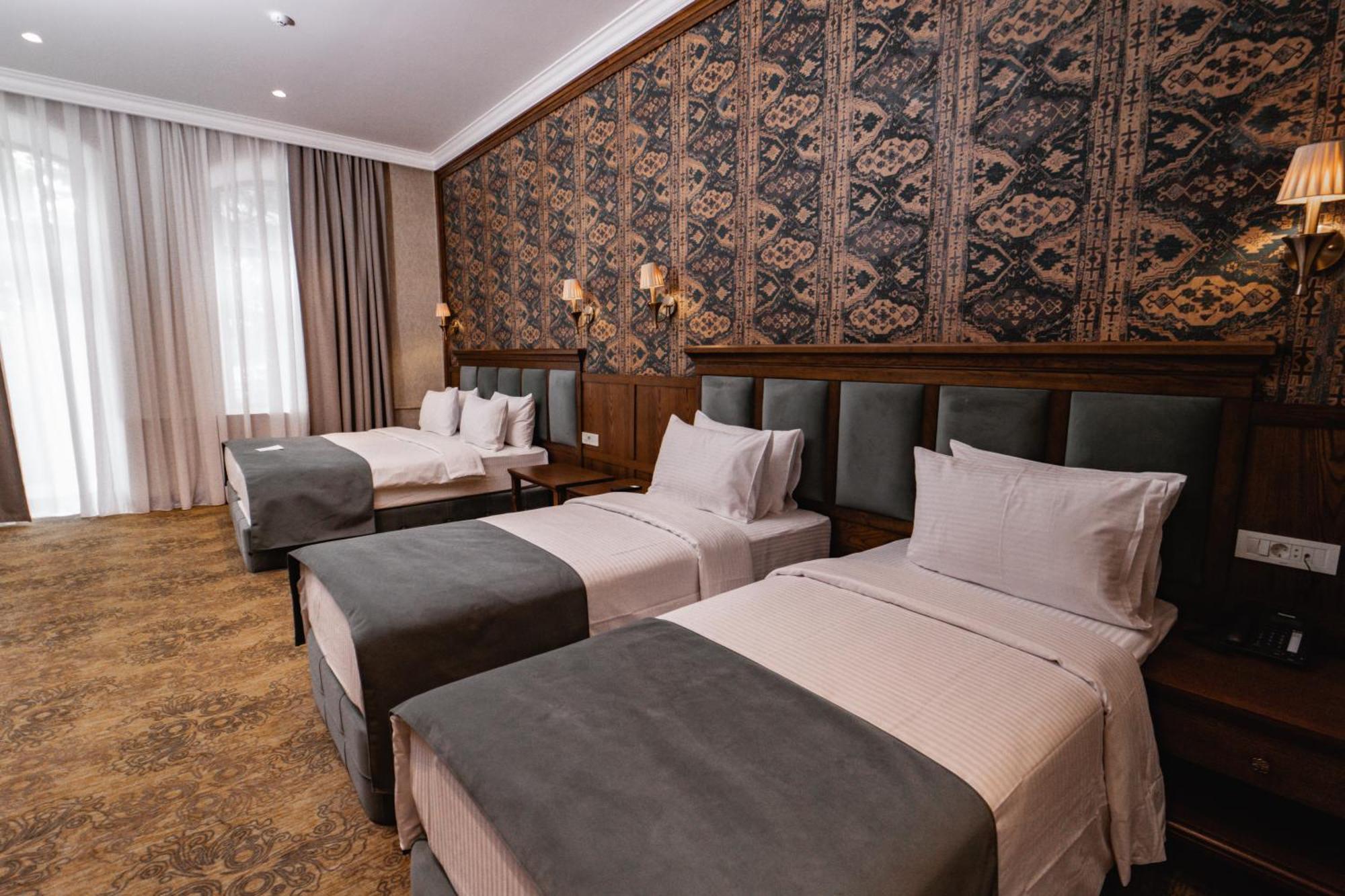 Midway Baku Hotel Екстер'єр фото